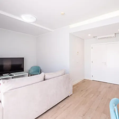 Al Marina View Uma - Lux On The Marina *